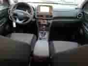 2020 Hyundai Kona SEL с VIN KM8K2CAA6LU541042, выставлен на аукционе Copart как лот 72309012 с пробегом 18 834 миль миль и . История ставок и продаж доступна на DreamBid. Изображение 8.