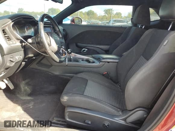 ✅ 2018 Dodge Challenger T/A • VIN: 2C3CDZBT2JH199454 • Lot: 72169824. Wystawiony na Copart z przebiegiem 70 500 mil. Bezpłatny archiwum sprzedaży aukcyjnych z USA i szczegółowy raport historii pojazdu na DreamBid. Zdjęcie 7.