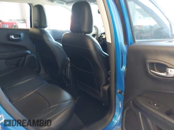 ✅ 2018 Jeep Compass Latitude • VIN: 3C4NJDBB1JT313426 • Lot: 42766345. Listed on IAAI with 74,689 mi. Free auction sales archive from the USA and detailed vehicle history report at DreamBid. Image 8.