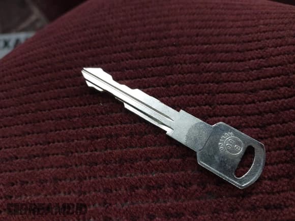 ✅ 1996 GMC Sierra 1500 • VIN: 2GTEC19R8T1553685 • Lot: 41503682. Wystawiony na IAAI z przebiegiem 238 634 mil. Bezpłatny archiwum sprzedaży aukcyjnych z USA i szczegółowy raport historii pojazdu na DreamBid. Zdjęcie 11.