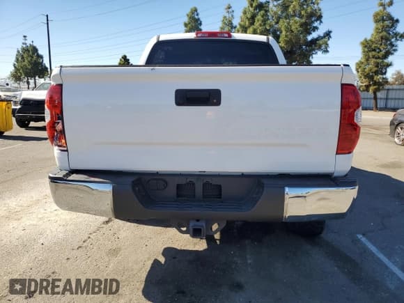 ✅ 2017 Toyota Tundra SR5 • VIN: 5TFEY5F14HX221745 • Лот: 90703085. Опубликован ранее на Copart с пробегом 65 223 миль. Бесплатный доступ к архиву аукционных продаж из США и подробный отчёт об истории автомобиля на DreamBid. Изображение 6.