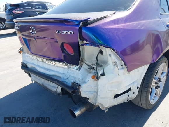 ✅ 2004 Lexus IS 300/350 • VIN: JTHBD192440083332 • Lot: 42709191. Listed on IAAI with Not provided. Free auction sales archive from the USA and detailed vehicle history report at DreamBid. Image 6.