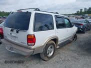 ✅ 2000 Ford Explorer Eddie Bauer • VIN: 1FMDU74E0YUB41056 • Lot: 42258224. Wystawiony na IAAI z przebiegiem 134 401 mil. Bezpłatny archiwum sprzedaży aukcyjnych z USA i szczegółowy raport historii pojazdu na DreamBid. Zdjęcie 4.
