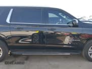 ✅ 2021 Chevrolet Suburban LT • VIN: 1GNSKCKDXMR319645 • Lot: 41462563. Wystawiony na IAAI z przebiegiem 50 125 mil. Bezpłatny archiwum sprzedaży aukcyjnych z USA i szczegółowy raport historii pojazdu na DreamBid. Zdjęcie 13.