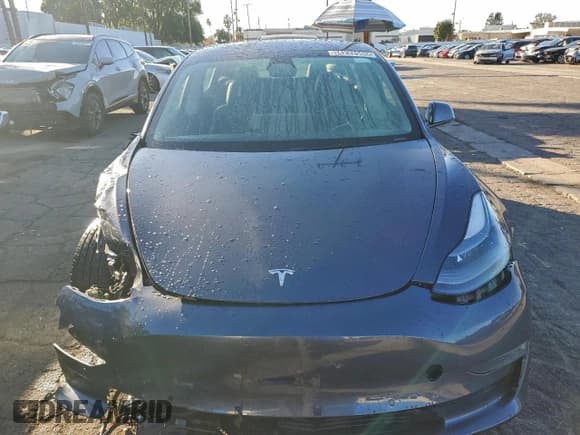 ✅ 2022 Tesla Model 3 • VIN: 5YJ3E1EAXNF304449 • Lot: 94233905. Wystawiony na Copart z przebiegiem 140 837 mil. Bezpłatny archiwum sprzedaży aukcyjnych z USA i szczegółowy raport historii pojazdu na DreamBid. Zdjęcie 5.