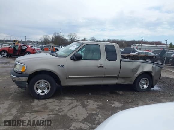 ✅ 2003 Ford F-150 XL • VIN: 2FTRX17L13CA34390 • Лот: 41869497. Опубликован ранее на IAAI с пробегом 114 221 миль. Бесплатный доступ к архиву аукционных продаж из США и подробный отчёт об истории автомобиля на DreamBid. Изображение 15.