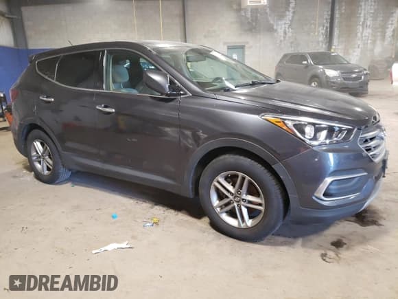 ✅ 2018 Hyundai Santa Fe 2.4L • VIN: 5XYZTDLB8JG566132 • Лот: 53576853. Опубликован ранее на Copart с пробегом 30 589 миль. Бесплатный доступ к архиву аукционных продаж из США и подробный отчёт об истории автомобиля на DreamBid. Изображение 4.