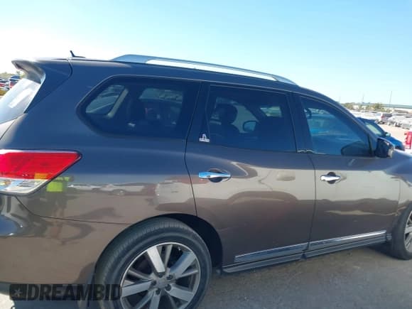 ✅ 2015 Nissan Pathfinder SV • VIN: 5N1AR2MN3FC621554 • Лот: 43676217. Опубликован ранее на IAAI с пробегом 241 375 миль. Бесплатный доступ к архиву аукционных продаж из США и подробный отчёт об истории автомобиля на DreamBid. Изображение 12.
