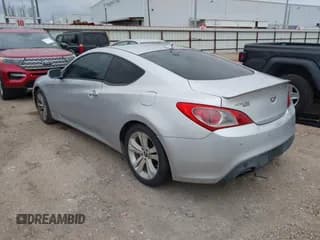 ✅ 2011 Hyundai Genesis Coupe Grand Touring • VIN: KMHHU6KH2BU052279 • Lot: 42058571. Wystawiony na IAAI z przebiegiem 334 900 mil. Bezpłatny archiwum sprzedaży aukcyjnych z USA i szczegółowy raport historii pojazdu na DreamBid. Zdjęcie 3.