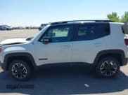 ✅ 2023 Jeep Renegade Trailhawk • VIN: ZACNJDC13PPP66434 • Лот: 39951357. Опубликован ранее на IAAI с пробегом 10 517 миль. Бесплатный доступ к архиву аукционных продаж из США и подробный отчёт об истории автомобиля на DreamBid. Изображение 13.