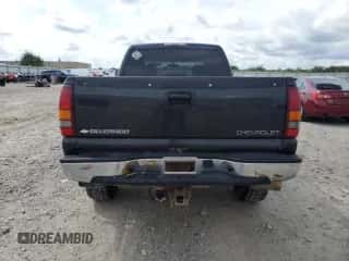 2003 Chevrolet Silverado 1500HD LS с VIN 1GCGK13UX3F121939, выставлен на аукционе Copart как лот 70092535 с пробегом 196 953 миль миль и На запчасти • Non repairable. История ставок и продаж доступна на DreamBid. Изображение 6.