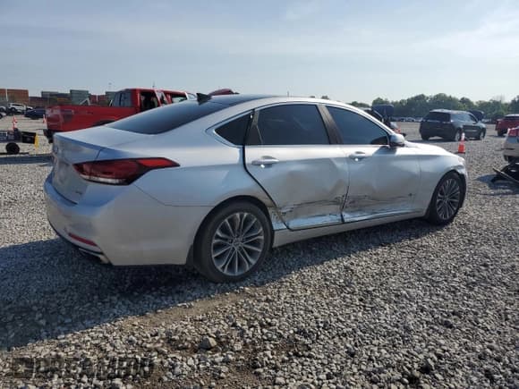 ✅ 2016 Hyundai Genesis 3.8L • VIN: KMHGN4JE3GU132170 • Lot: 65927365. Listed on Copart with 98,637 mi. Free auction sales archive from the USA and detailed vehicle history report at DreamBid. Image 3.
