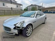 ✅ 2006 Maserati Quattroporte • VIN: ZAMCE39A360022008 • Lot: 93559295. Wystawiony na Copart z przebiegiem 89 225 mil. Bezpłatny archiwum sprzedaży aukcyjnych z USA i szczegółowy raport historii pojazdu na DreamBid. Zdjęcie 2.