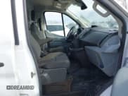 ✅ 2016 Ford Transit Cargo • VIN: 1FTYR1YM9GKB55554 • Lot: 41850417. Wystawiony na IAAI z przebiegiem 69 562 mil. Bezpłatny archiwum sprzedaży aukcyjnych z USA i szczegółowy raport historii pojazdu na DreamBid. Zdjęcie 5.