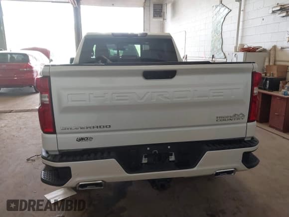 ✅ 2021 Chevrolet Silverado 1500 High Country • VIN: 1GCUYHET0MZ353142 • Lot: 42291019. Wystawiony na IAAI z przebiegiem 20 765 mil. Bezpłatny archiwum sprzedaży aukcyjnych z USA i szczegółowy raport historii pojazdu na DreamBid. Zdjęcie 15.