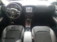 ✅ 2019 Jeep Compass Trailhawk • VIN: 3C4NJDDB4KT690735 • Lot: 82142865. Wystawiony na Copart z przebiegiem 56 432 mil. Bezpłatny archiwum sprzedaży aukcyjnych z USA i szczegółowy raport historii pojazdu na DreamBid. Zdjęcie 8.