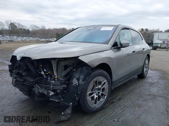 ✅ 2023 BMW iX xDrive50 • VIN: WB523CF01PCM04342 • Lot: 41421326. Wystawiony na IAAI z przebiegiem Nie podano. Bezpłatny archiwum sprzedaży aukcyjnych z USA i szczegółowy raport historii pojazdu na DreamBid. Zdjęcie 19.