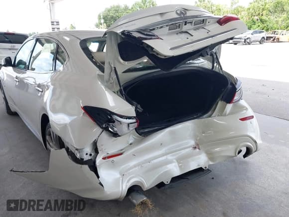 ✅ 2018 Infiniti Q70 Luxe • VIN: JN1BY1PP4JM330361 • Лот: 42469866. Опубликован ранее на IAAI с пробегом 69 986 миль. Бесплатный доступ к архиву аукционных продаж из США и подробный отчёт об истории автомобиля на DreamBid. Изображение 6.