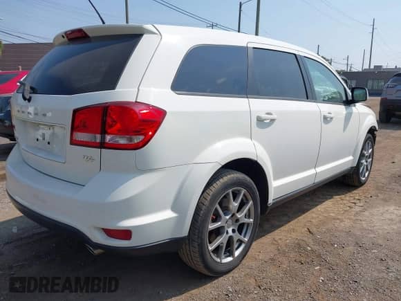 2015 Dodge Journey R/T z VIN 3C4PDCEGXFT699403, wystawiony jako IAAI lot #42908751 z przebiegiem 50 828 mil mil oraz . Historia ofert i sprzedaży dostępna na DreamBid. Obrazek 4.