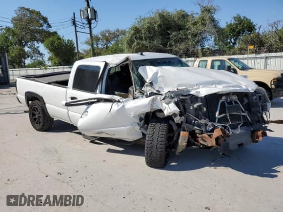 ✅ 2004 Chevrolet Silverado 2500HD LT • VIN: 1GCHC23U94F237271 • Lot: 76339094. Listed on Copart with Not provided. Free auction sales archive from the USA and detailed vehicle history report at DreamBid. Image 4.