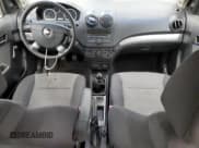 ✅ 2009 Chevrolet Aveo 1LT • VIN: KL1TD66E79B622286 • Lot: 56113094. Wystawiony na Copart z przebiegiem 96 075 mil. Bezpłatny archiwum sprzedaży aukcyjnych z USA i szczegółowy raport historii pojazdu na DreamBid. Zdjęcie 8.