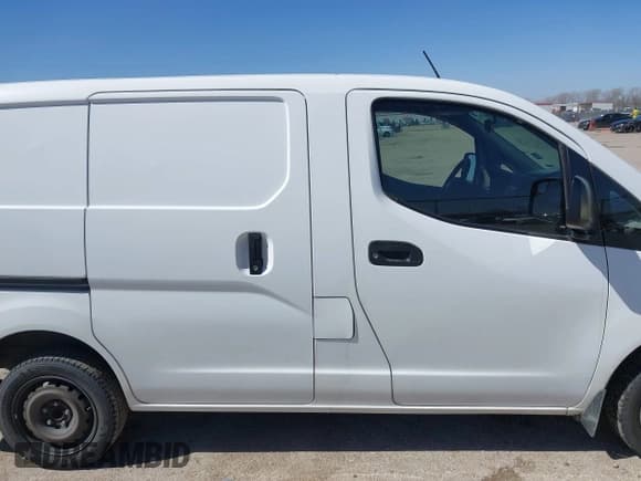 ✅ 2017 Nissan NV200 S • VIN: 3N6CM0KN6HK711858 • Lot: 41713293. Listed on IAAI with 239,170 mi. Free auction sales archive from the USA and detailed vehicle history report at DreamBid. Image 13.