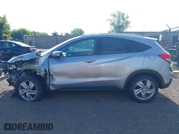 ✅ 2020 Honda HR-V EX • VIN: 3CZRU6H57LM707509 • Lot: 42738974. Wystawiony na IAAI z przebiegiem 19 995 mil. Bezpłatny archiwum sprzedaży aukcyjnych z USA i szczegółowy raport historii pojazdu na DreamBid. Zdjęcie 15.