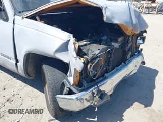 ✅ 1988 Chevrolet Silverado 2500 • VIN: 1GCFC24H4JZ186099 • Lot: 42067699. Wystawiony na IAAI z przebiegiem 174 023 mil. Bezpłatny archiwum sprzedaży aukcyjnych z USA i szczegółowy raport historii pojazdu na DreamBid. Zdjęcie 6.