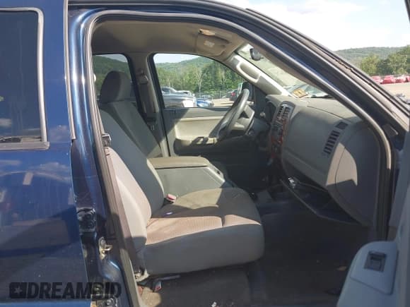 ✅ 2005 Dodge Dakota SLT • VIN: 1D7HW48N05S227232 • Lot: 42816124. Listed on IAAI with 187,080 mi. Free auction sales archive from the USA and detailed vehicle history report at DreamBid. Image 5.