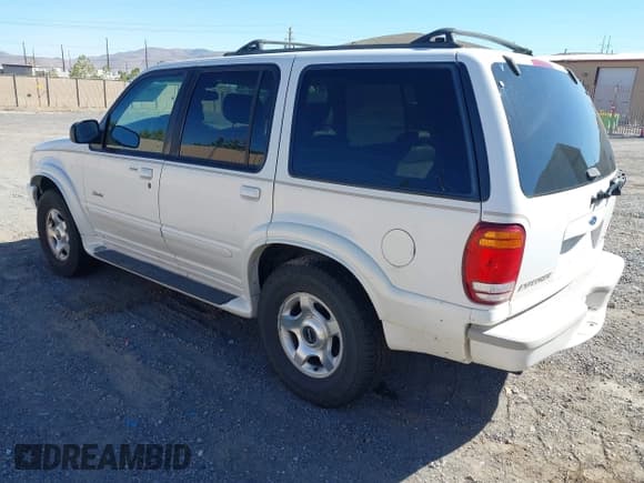 ✅ 1999 Ford Explorer XLT • VIN: 1FMZU34E2XZB27806 • Lot: 43388653. Wystawiony na IAAI z przebiegiem 255 273 mil. Bezpłatny archiwum sprzedaży aukcyjnych z USA i szczegółowy raport historii pojazdu na DreamBid. Zdjęcie 3.