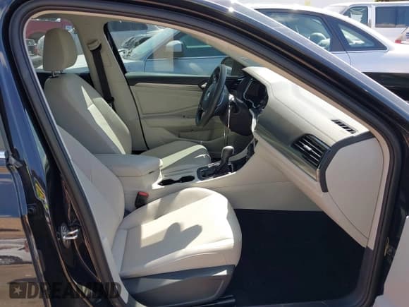 ✅ 2020 Volkswagen Jetta SEL • VIN: 3VWE57BU8LM083031 • Лот: 43027934. Опубликован ранее на IAAI с пробегом 80 247 миль. Бесплатный доступ к архиву аукционных продаж из США и подробный отчёт об истории автомобиля на DreamBid. Изображение 5.