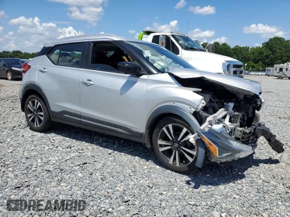✅ 2020 Nissan Kicks SR • VIN: 3N1CP5DV9LL528464 • Lot: 61200415. Listed on Copart with 84,593 mi. Free auction sales archive from the USA and detailed vehicle history report at DreamBid. Image 4.
