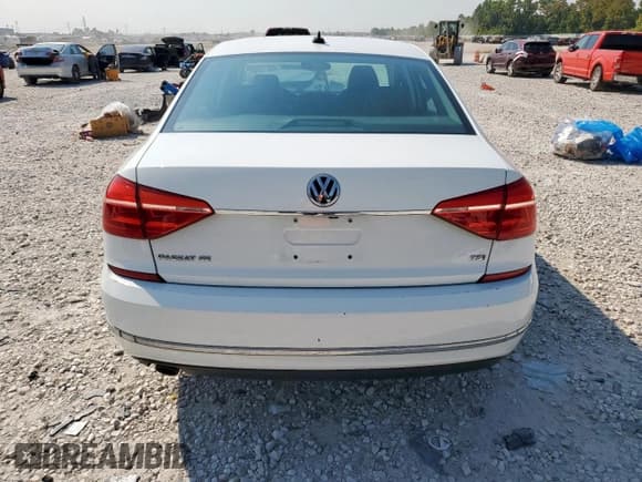 ✅ 2016 Volkswagen Passat SE • VIN: 1VWBT7A39GC005513 • Lot: 84415295. Listed on Copart with 168,660 mi. Free auction sales archive from the USA and detailed vehicle history report at DreamBid. Image 6.