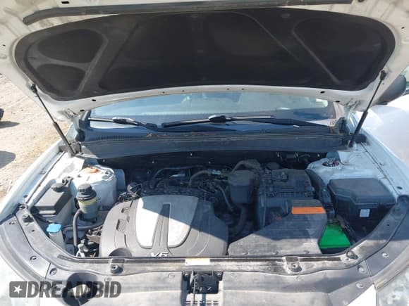 ✅ 2012 Hyundai Santa Fe GLS • VIN: 5XYZGDAG6CG117330 • Lot: 42951822. Listed on IAAI with 124,187 mi. Free auction sales archive from the USA and detailed vehicle history report at DreamBid. Image 10.