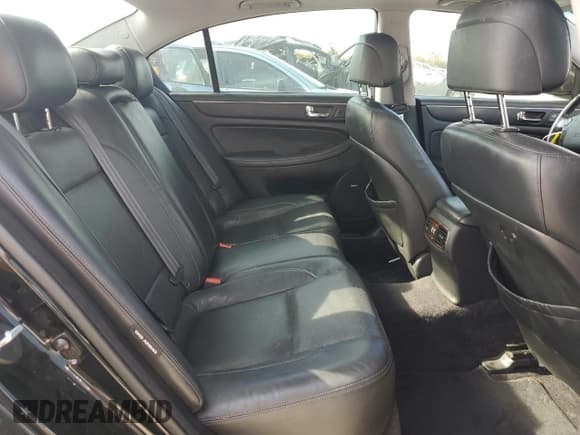 ✅ 2011 Hyundai Genesis • VIN: KMHGC4DF5BU133307 • Лот: 87306195. Опубликован ранее на Copart с пробегом 238 616 миль. Бесплатный доступ к архиву аукционных продаж из США и подробный отчёт об истории автомобиля на DreamBid. Изображение 10.