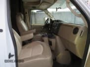 ✅ 2019 Ford Econoline Commercial • VIN: 1FDXE4FS4KDC17963 • Lot: 73017714. Wystawiony na Copart z przebiegiem 13 553 mil. Bezpłatny archiwum sprzedaży aukcyjnych z USA i szczegółowy raport historii pojazdu na DreamBid. Zdjęcie 5.