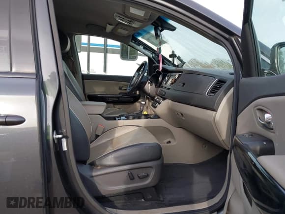 ✅ 2017 Kia Sedona EX • VIN: KNDMC5C12H6283052 • Lot: 40749961. Listed on IAAI with 146,996 mi. Free auction sales archive from the USA and detailed vehicle history report at DreamBid. Image 5.