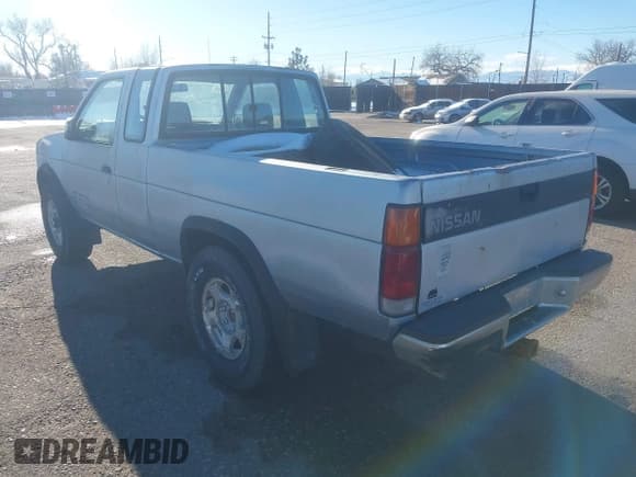 ✅ 1992 Nissan Frontier SE • VIN: 1N6HD16Y8NC358458 • Lot: 43857210. Wystawiony na IAAI z przebiegiem 226 678 mil. Bezpłatny archiwum sprzedaży aukcyjnych z USA i szczegółowy raport historii pojazdu na DreamBid. Zdjęcie 3.