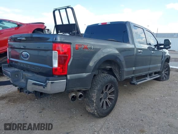 ✅ 2019 Ford F-250 XL • VIN: 1FT7W2BT7KEE03043 • Лот: 43128632. Опубликован ранее на IAAI с пробегом 178 854 миль. Бесплатный доступ к архиву аукционных продаж из США и подробный отчёт об истории автомобиля на DreamBid. Изображение 4.