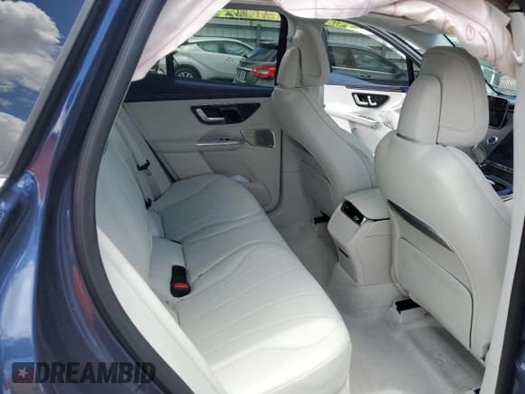 ✅ 2025 Mercedes-Benz EQE 350+ • VIN: 4JGGM2BB7SA060136 • Lot: 68552535. Listed on Copart with 6,806 mi. Free auction sales archive from the USA and detailed vehicle history report at DreamBid. Image 11.