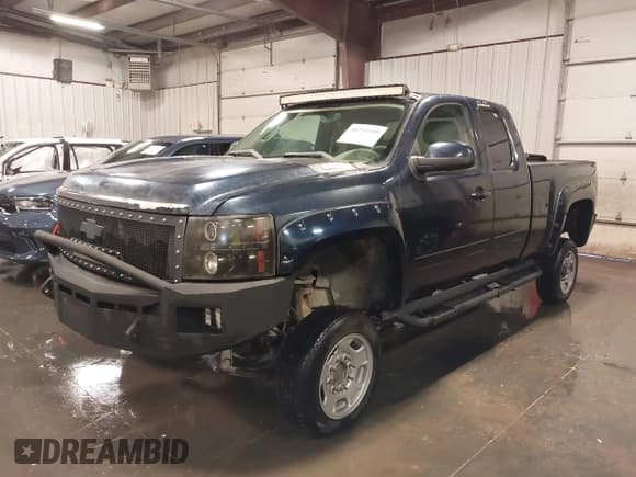 ✅ 2012 Chevrolet Silverado 2500HD LTZ • VIN: 1GC2KYCG5CZ204965 • Lot: 40233599. Listed on IAAI with 133,884 mi. Free auction sales archive from the USA and detailed vehicle history report at DreamBid. Image 2.