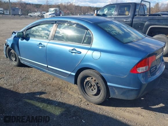 ✅ 2011 Honda Civic LX • VIN: 19XFA1F52BE037187 • Lot: 43804754. Wystawiony na IAAI z przebiegiem 210 849 mil. Bezpłatny archiwum sprzedaży aukcyjnych z USA i szczegółowy raport historii pojazdu na DreamBid. Zdjęcie 3.