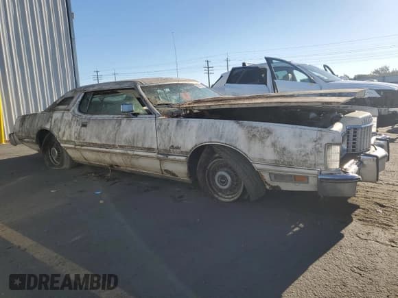 ✅ 1976 Ford Thunderbird • VIN: 6Y87A107498 • Lot: 89639525. Listed on Copart with Not provided. Free auction sales archive from the USA and detailed vehicle history report at DreamBid. Image 4.