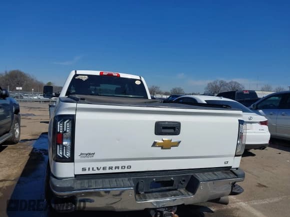 ✅ 2015 Chevrolet Silverado 2500HD LT • VIN: 1GC1KVE86FF520235 • Lot: 41664064. Listed on IAAI with 235,288 mi. Free auction sales archive from the USA and detailed vehicle history report at DreamBid. Image 16.