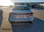 ✅ 2022 Toyota Corolla LE • VIN: 5YFEPMAE9NP372789 • Lot: 90318135. Wystawiony na Copart z przebiegiem 87 268 mil. Bezpłatny archiwum sprzedaży aukcyjnych z USA i szczegółowy raport historii pojazdu na DreamBid. Zdjęcie 6.