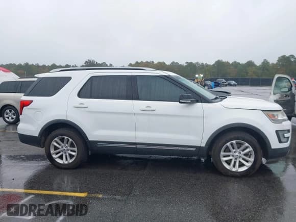 ✅ 2017 Ford Explorer XLT • VIN: 1FM5K7DHXHGC02626 • Lot: 43525552. Listed on IAAI with 130,815 mi. Free auction sales archive from the USA and detailed vehicle history report at DreamBid. Image 13.