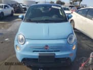 ✅ 2017 FIAT 500e • VIN: 3C3CFFGE8HT563364 • Lot: 45574865. Listed on Copart with 49,281 mi. Free auction sales archive from the USA and detailed vehicle history report at DreamBid. Image 5.