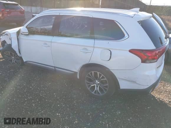 2017 Mitsubishi Outlander SE с VIN JA4AZ3A3XHZ058588, выставлен на аукционе IAAI как лот 40880313 с пробегом Не указан миль и . История ставок и продаж доступна на DreamBid. Изображение 3.