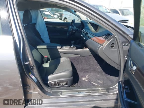 ✅ 2013 Lexus GS 350 • VIN: JTHBE1BL0D5014561 • Lot: 43356604. Wystawiony na IAAI z przebiegiem 44 416 mil. Bezpłatny archiwum sprzedaży aukcyjnych z USA i szczegółowy raport historii pojazdu na DreamBid. Zdjęcie 5.