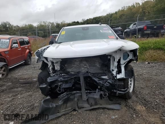 ✅ 2025 Chevrolet Silverado 1500 • VIN: 3GCUKAED9SG207806 • Лот: 86225355. Опубликован ранее на Copart с пробегом 1 170 миль. Бесплатный доступ к архиву аукционных продаж из США и подробный отчёт об истории автомобиля на DreamBid. Изображение 5.